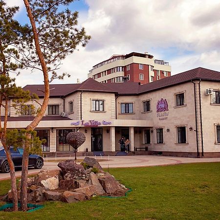 Park Hotel Караганда Екстер'єр фото