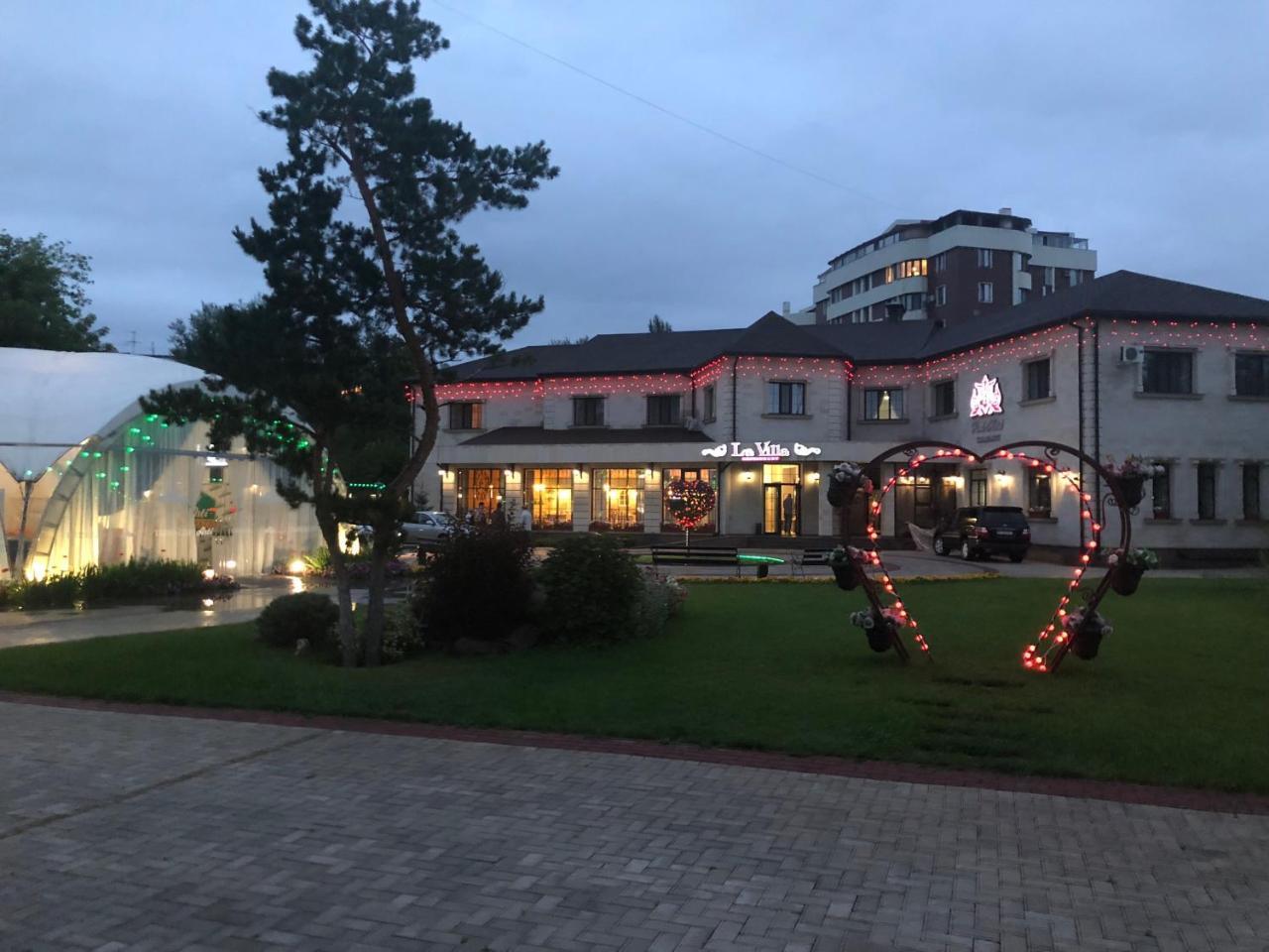 Park Hotel Караганда Екстер'єр фото